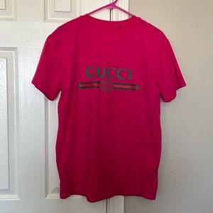 New GG Hot pink logo Tshirt sz L